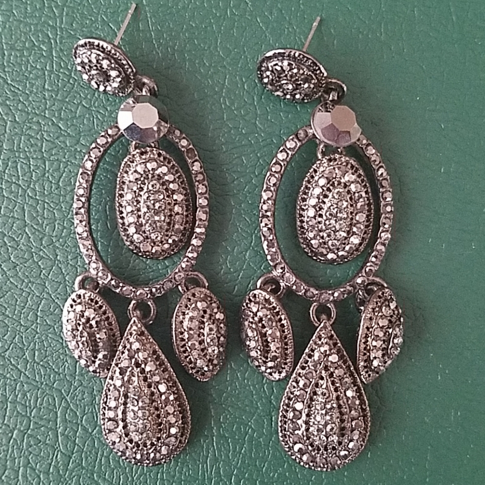 [Vintage] Chandelier Statement Earrings